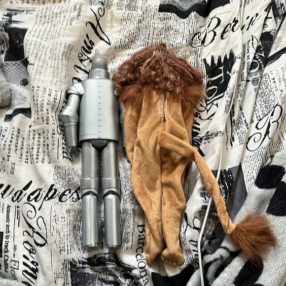 Lion and tin man Barbies - Picture 2 of 6